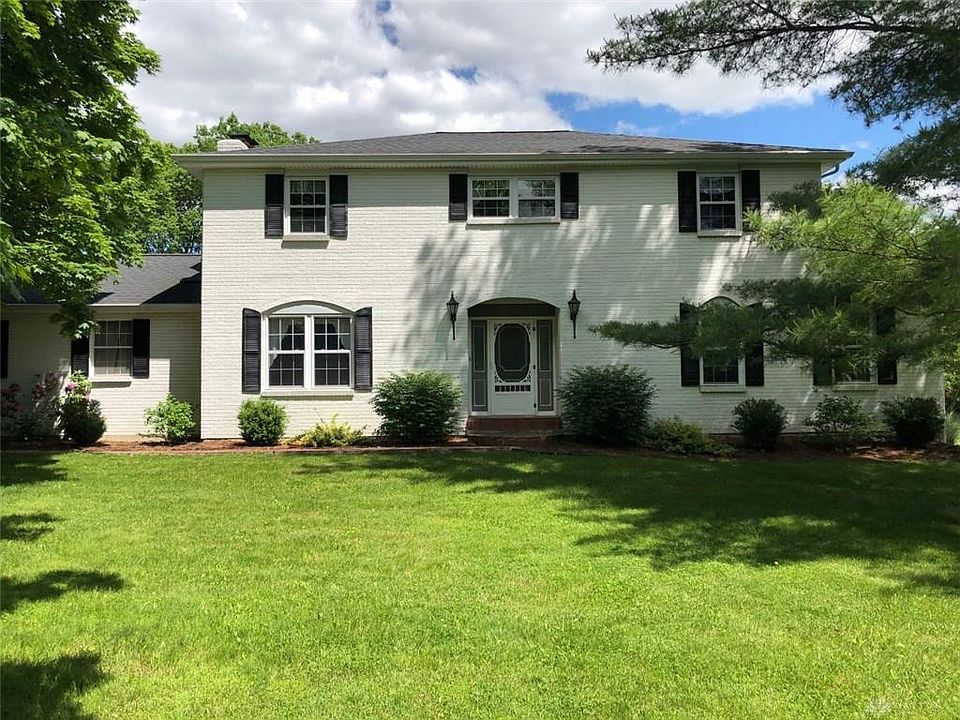 1st image of 215 Farnese Ct