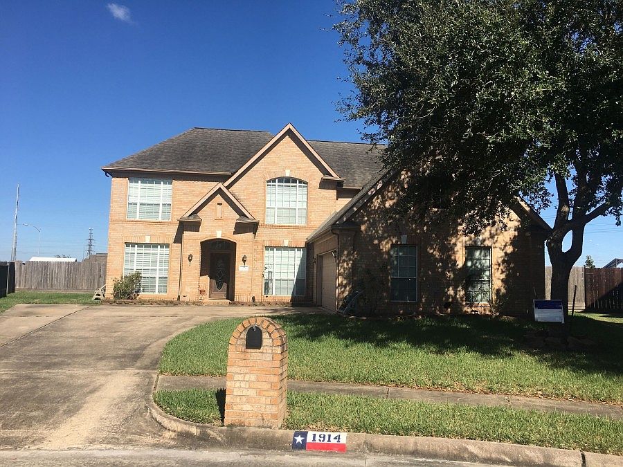 1st image of 1914 N Carlsbad Ln