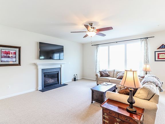 4th image of 43661 Yulan St