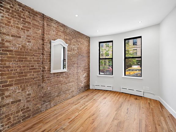 4th image of 636 Sterling Pl APT 1R
