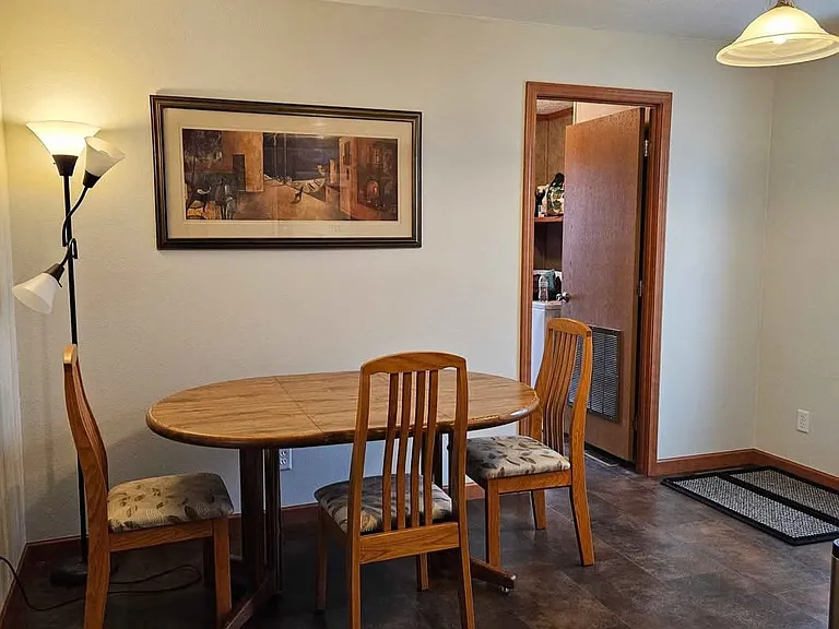 138 E Lake Dr — Photo 8