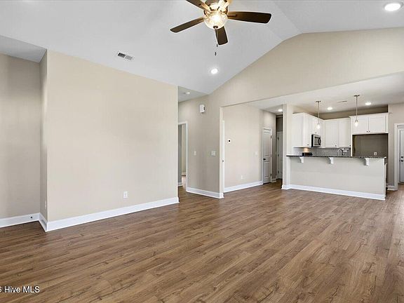 5th image of 507 E Harnett Street
