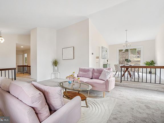 4th image of 9516 Ash Hollow Pl