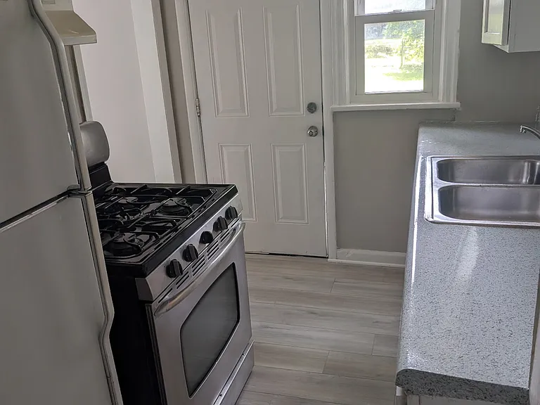 207 S Emerson Ave — Photo 3
