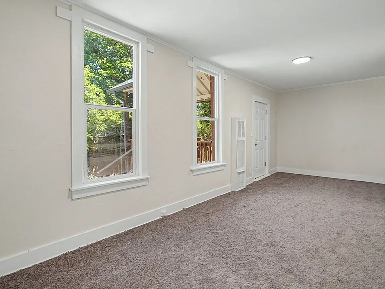 703 N Meade St — Photo 11