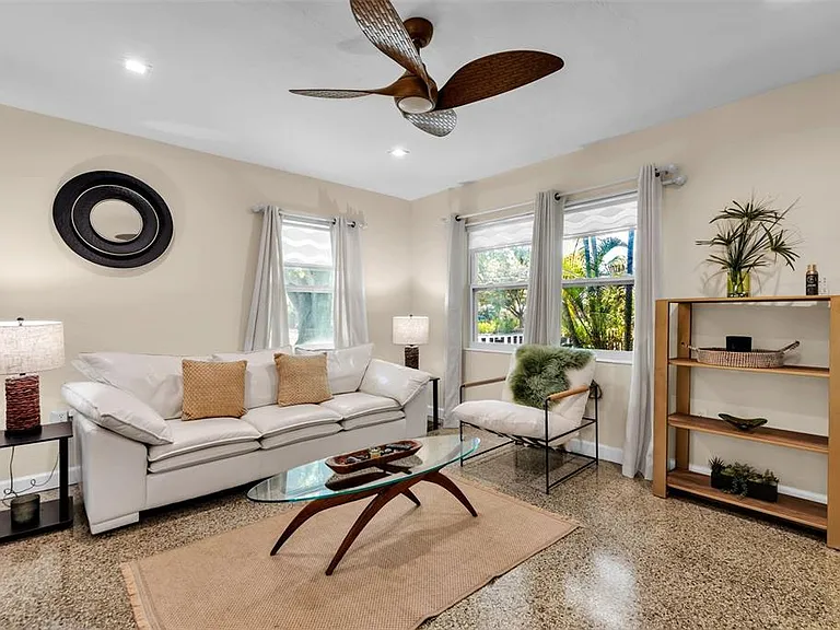 510 N Osprey Ave — Photo 16
