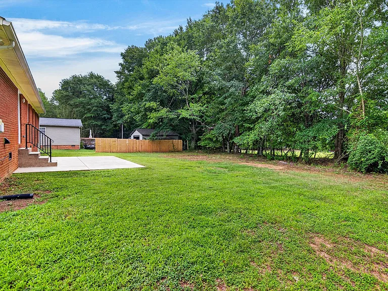 912 Kearney Dr — Photo 34