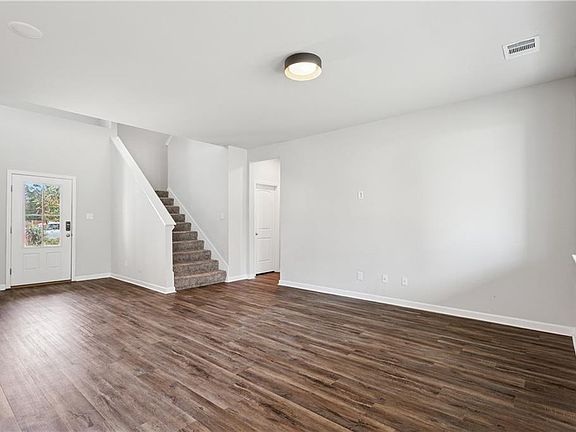 4th image of 75601 Sylvia Dr