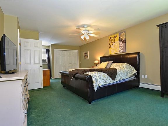 Master connects to a Jack and Jill full bathroom.