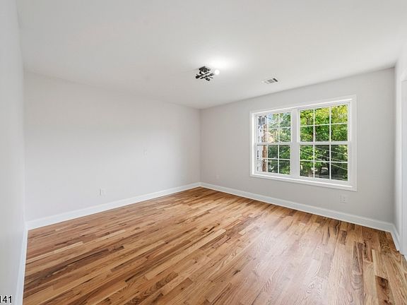 3rd image of 259 Madison Ave
