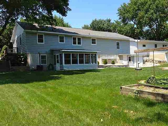 2nd image of 2504 S Lakeview Dr