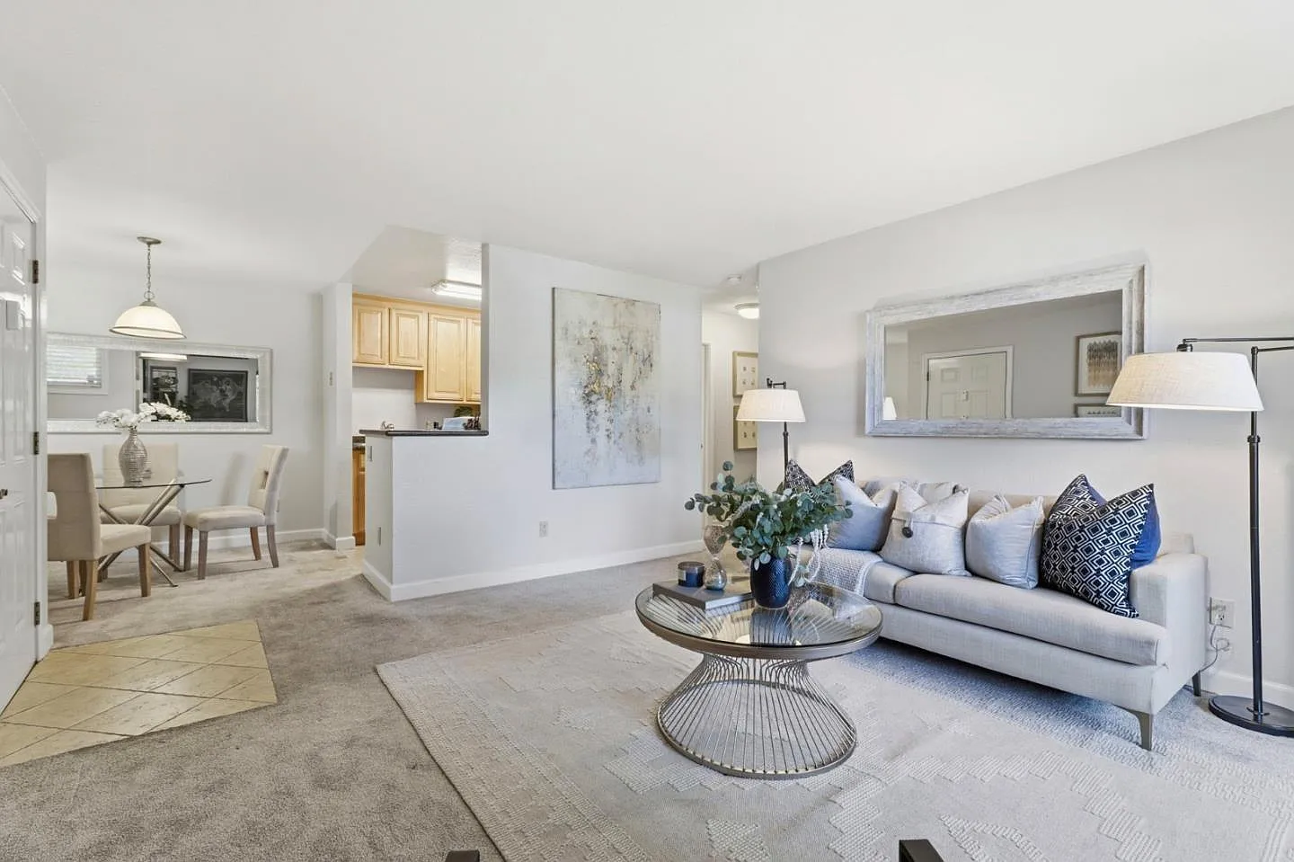 2 bed, 877 sqft, $3,000 — Photo 2