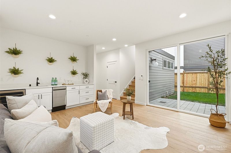 5th image of 1512 NE 147th Street