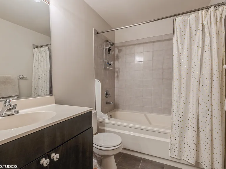 520 W Huron St #216 — Photo 8