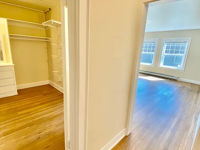 Washington Irving Apartments — Photo 7