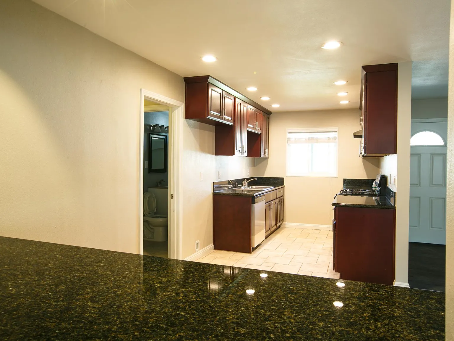 3 bed, 1568 sqft, $4,900 — Photo 3