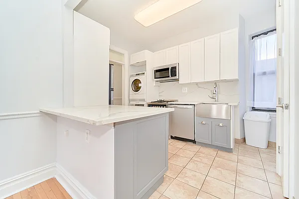 Rented by Living New York | media 12