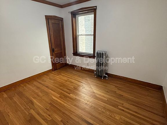 5th image of 2926 N Avers Ave APT 1