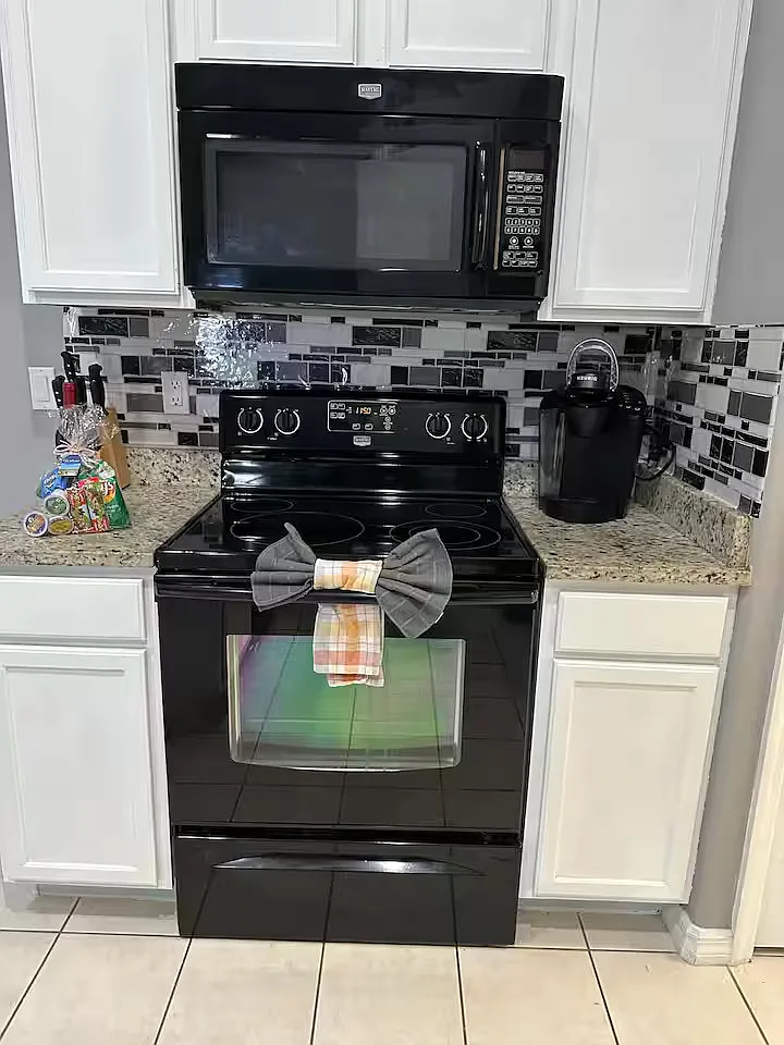 4 bed, 1412 sqft, $2,395 — Photo 4