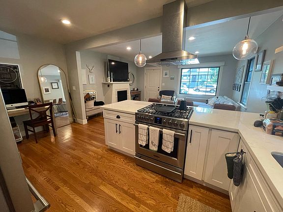 2nd image of 2231 E St