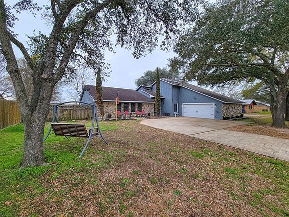 2nd image of 1512 Bell Oaks Dr