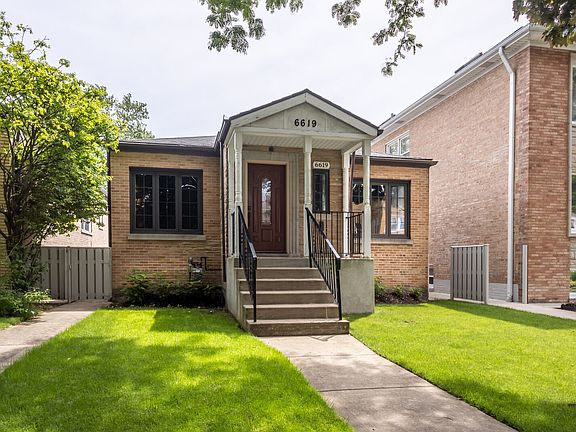 2nd image of 6619 N Maplewood Ave