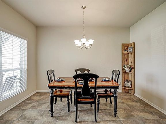 5th image of 5218 Espuela Ln