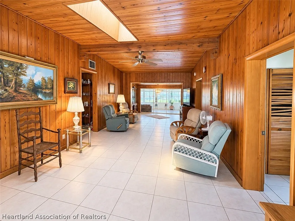 3 bed, 2.0 bath, 1480 sqft, $2,500 — Photo 4