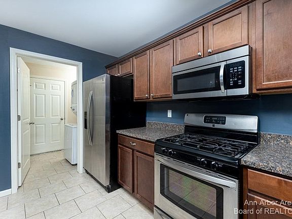 5th image of 42870 Patty Ln #72