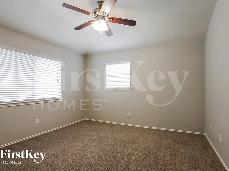 1511 Oxberg Trl — Photo 12