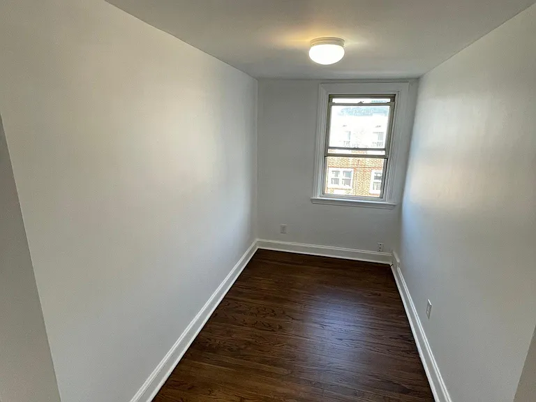 938 Brenton Rd — Photo 12