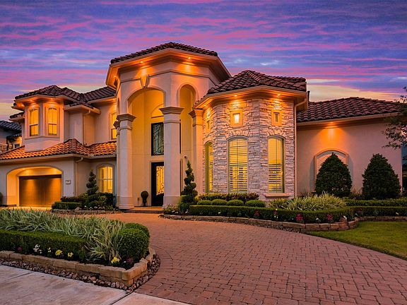 3rd image of 19 Enclave Manor Dr