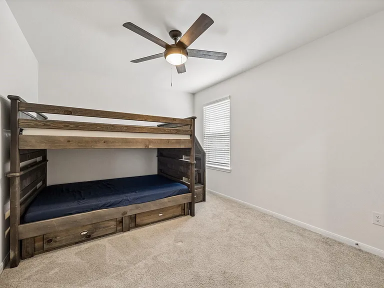 1189 Bluebonnet Trl — Photo 16