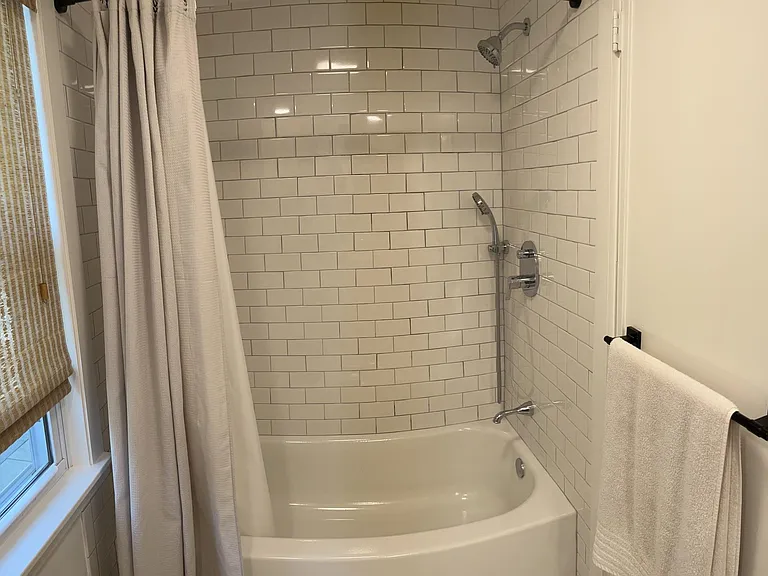 54 Bassett Ln — Photo 28