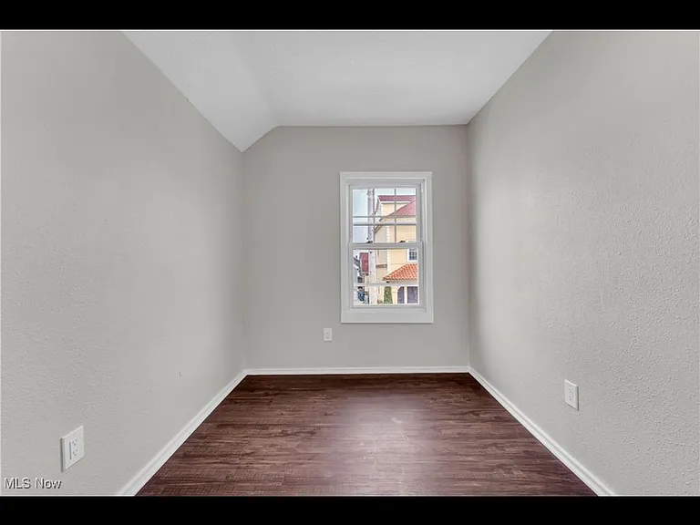 1244 W 69th St — Photo 12