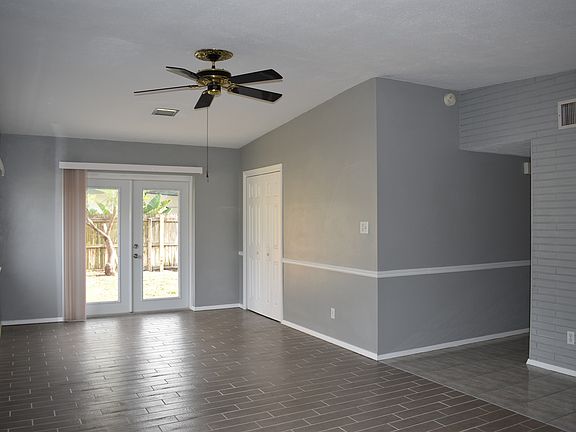 5th image of 8460 Jacaranda Ave