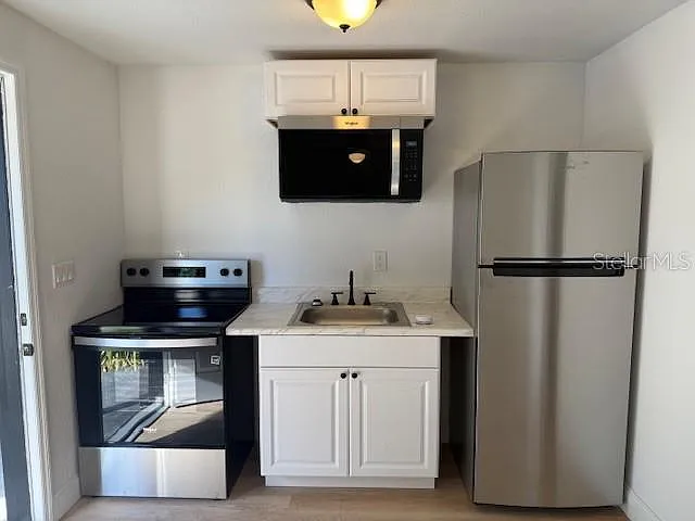4605 N Hubert Ave #20 — Photo 3