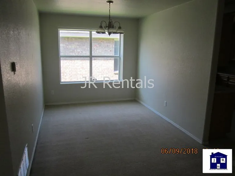 1906 Flagstaff Dr — Photo 31