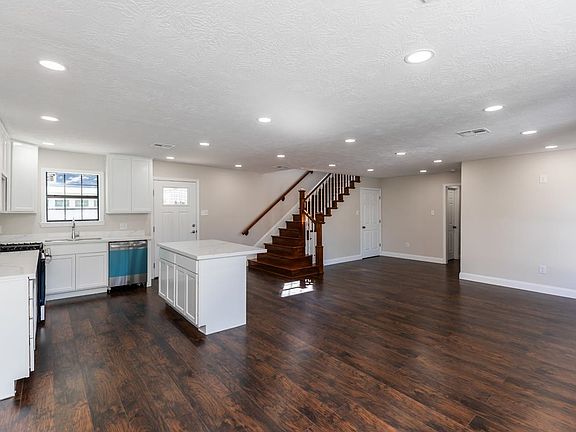 5th image of 2625 Saba Ln