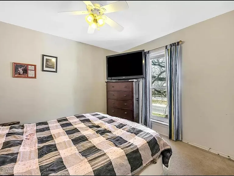 11910 Gravois Rd #3 — Photo 18