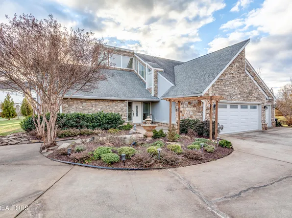 596 Pasteur Pl, Alcoa, TN 37701