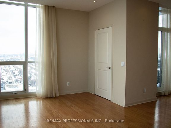 5th image of 4978 Yonge St Penthouse 105
