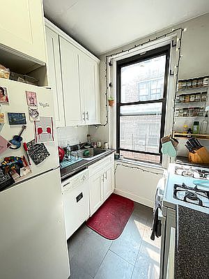 1st image of 48 Pinehurst Ave APT 42