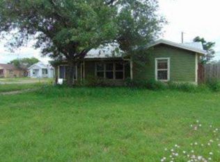 226 Edwards St, Refugio, TX 78377