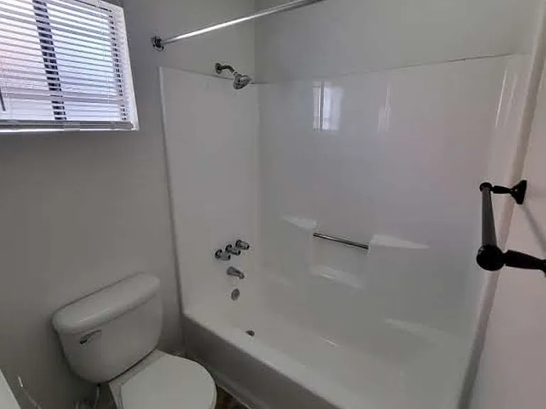 11702 York Avenue — Photo 20