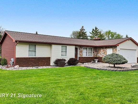 3rd image of 3400 Bramble Dr