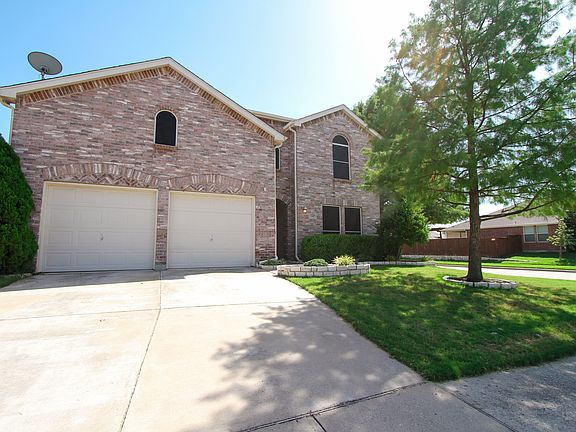 2nd image of 1200 Mockingbird Dr