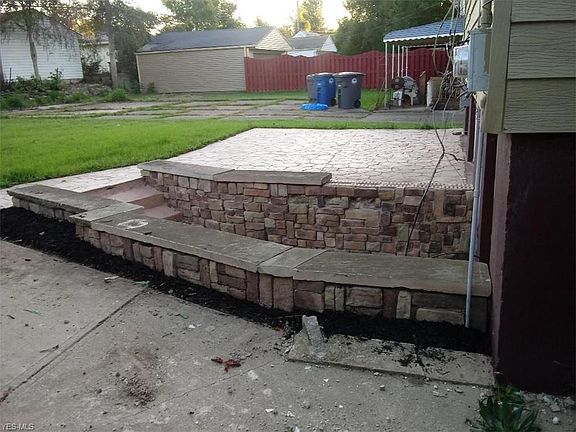 3rd image of 16001 Elberta Ave