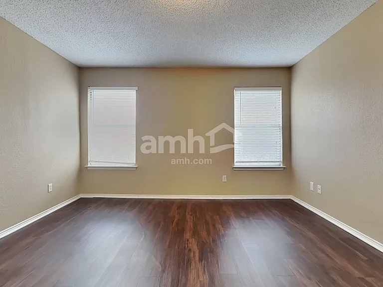 3235 Crystal Brook Ct — Photo 11