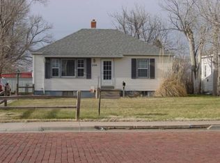 530 W 10th St, Goodland, KS 67735
